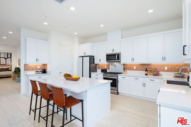 Building Photo - 1605 Candela Ct