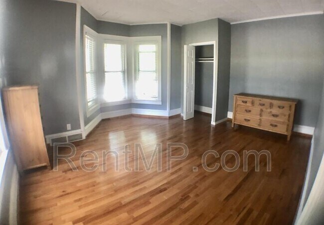 Building Photo - 116 N Kinney Ave