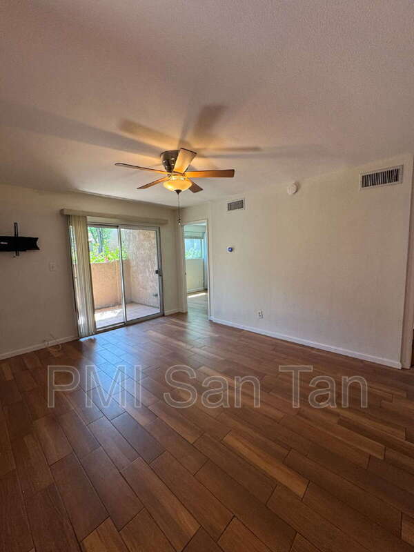 Building Photo - 5525 E Thomas Rd