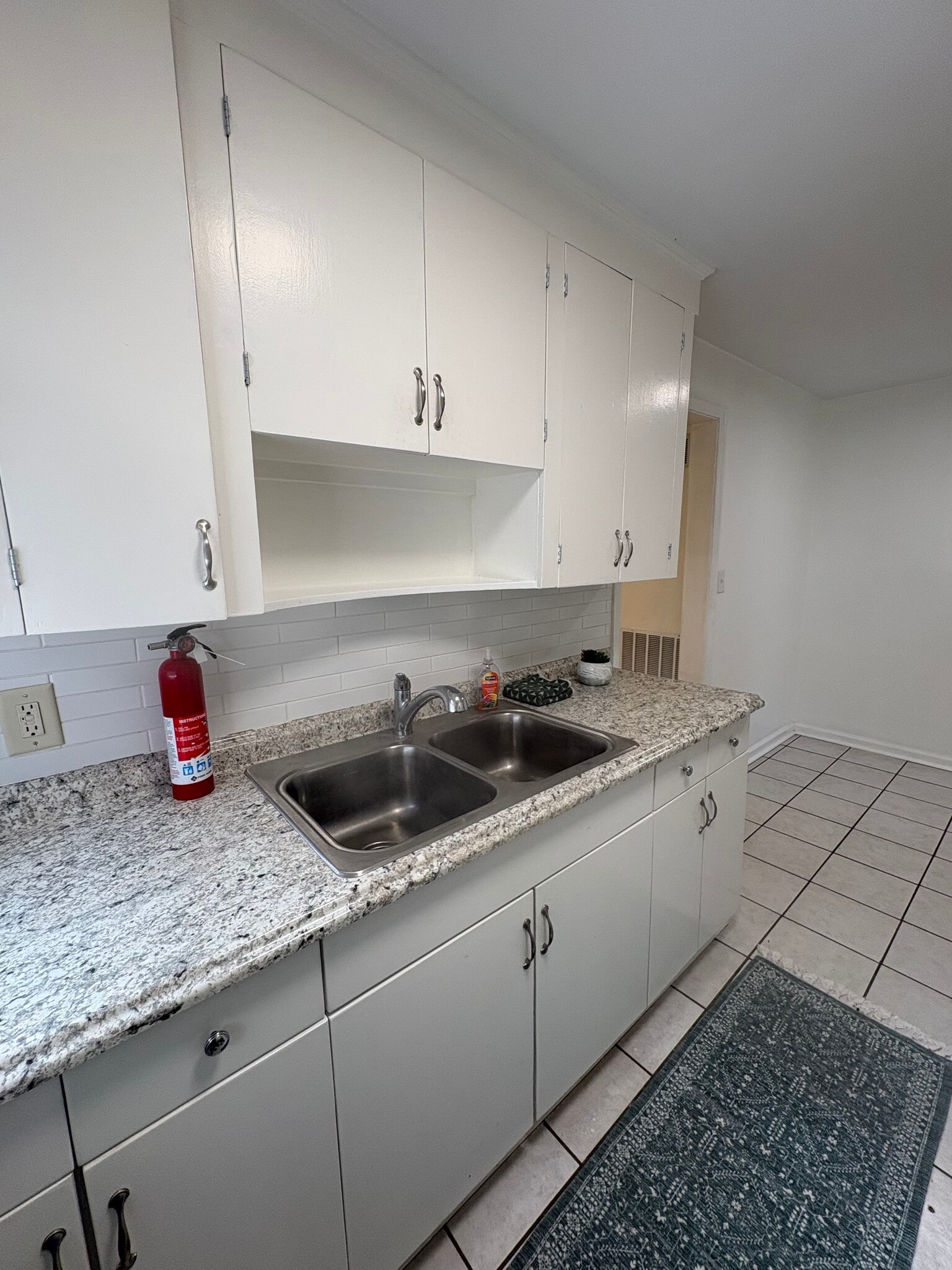 Building Photo - 2554 Ernest St