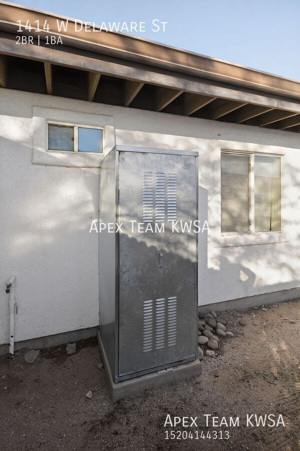 Building Photo - 1414 W Delaware St