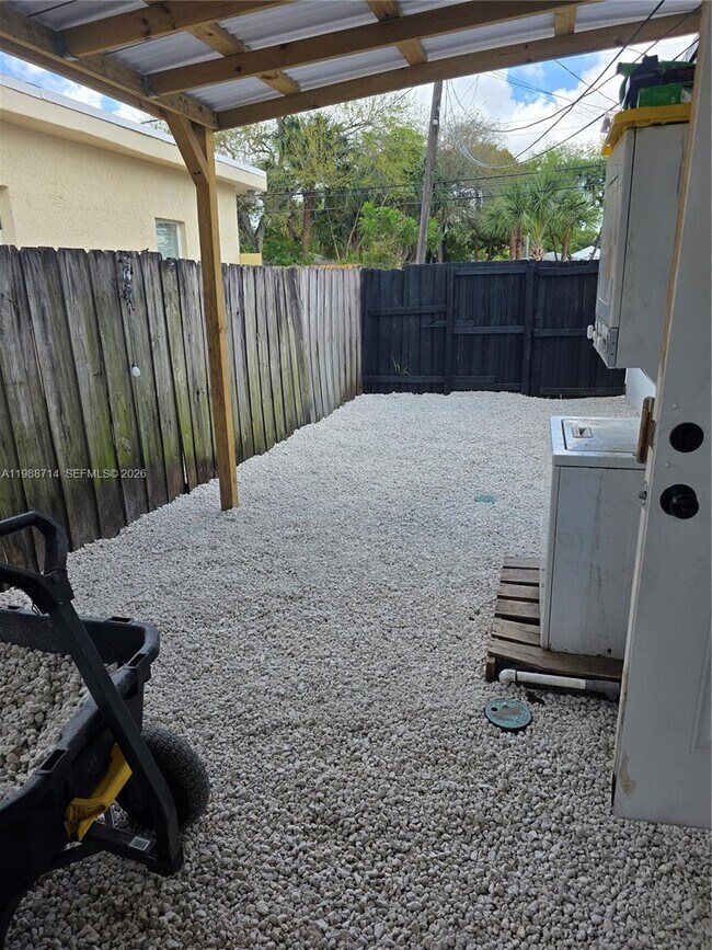 Building Photo - 636 NW 14th Terrace