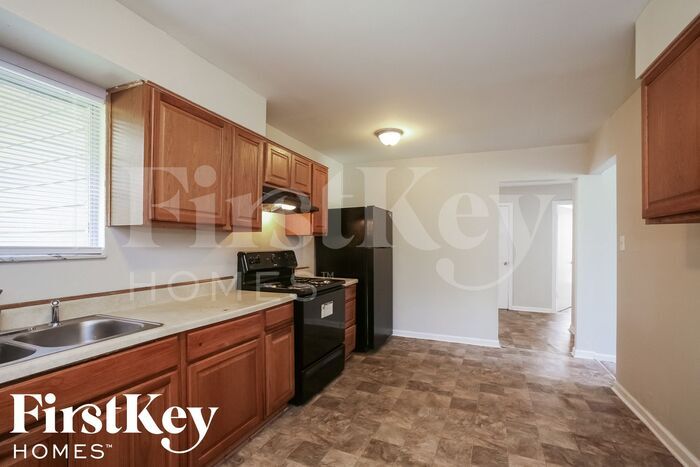 Building Photo - 5779 N Alton Ave