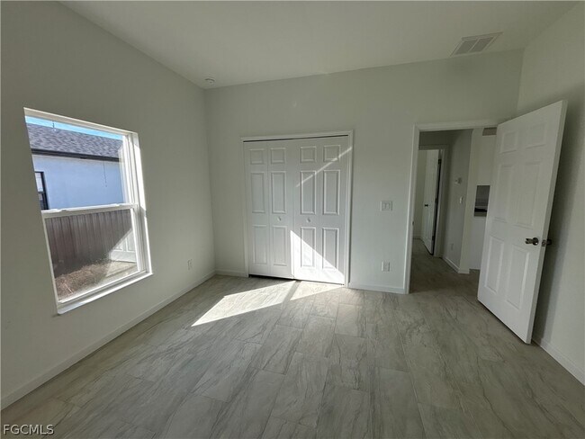 Building Photo - 3005 31st St W