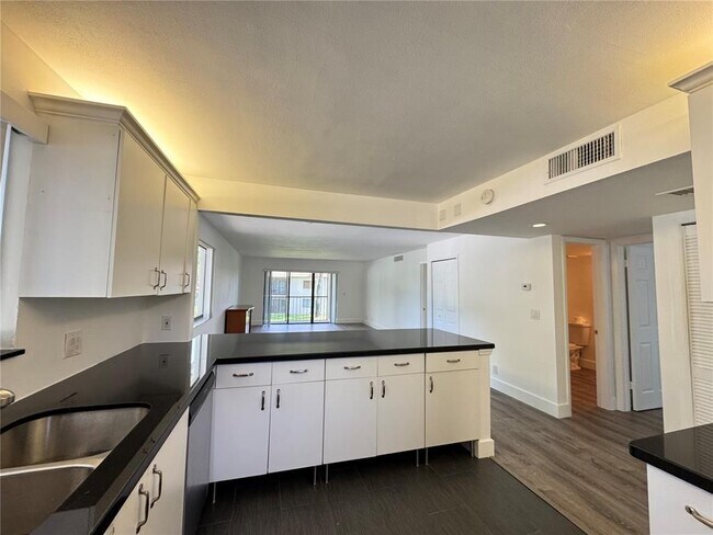 Building Photo - 16215 Saddle Club Rd