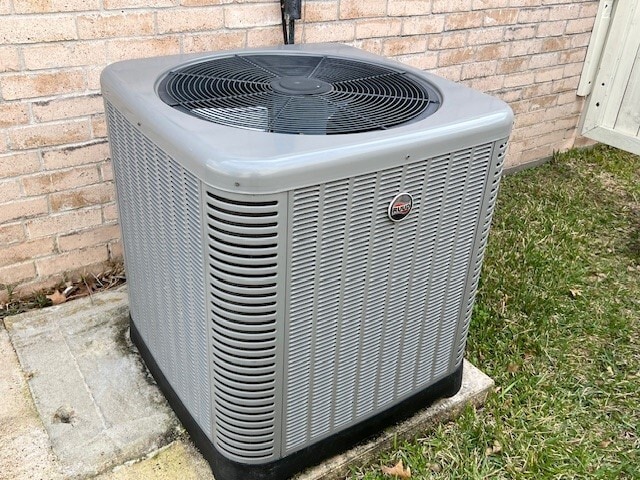 Building Photo - 18734 Wood Glen Ln