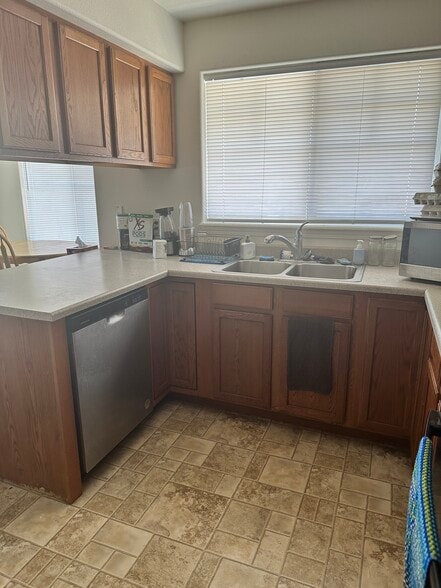 Building Photo - 1096 Longbow Ln