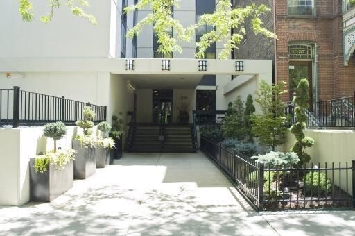 Front of building - 1339 N Dearborn St