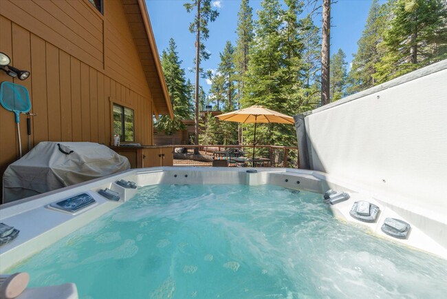 Building Photo - SKI LEASE: Hot Tub, Pet Friendly, Wood Stove