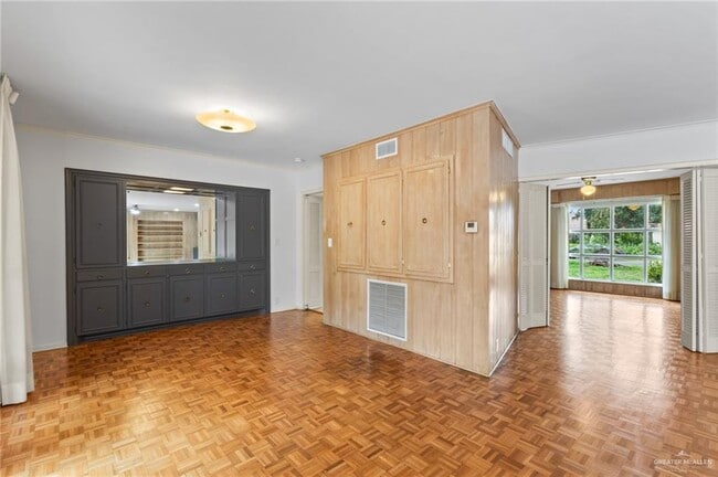 Building Photo - 28 W Austin Blvd