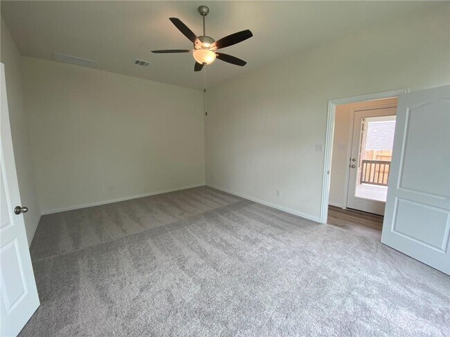 Building Photo - 712 Clear Spring Ln