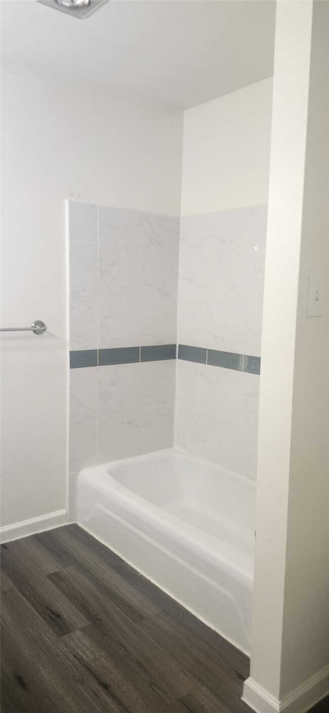 Building Photo - 12913 Trail Hollow Dr