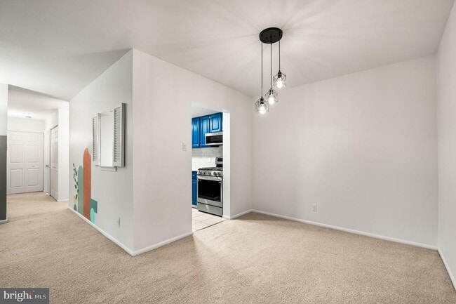 Building Photo - 288 Drummers Ln
