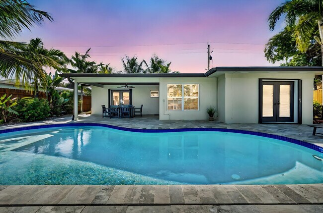 Building Photo - 2277 SE 15th St