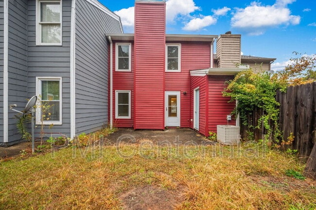 Building Photo - 8078 Woodlake Dr