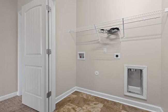 Building Photo - Townhouse For Rent!