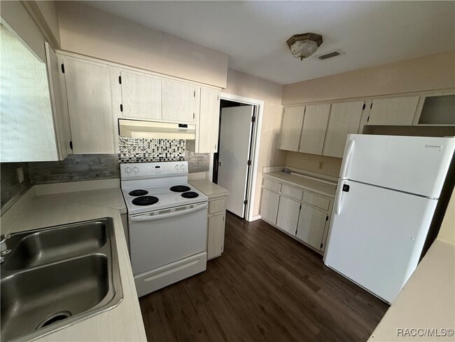 Building Photo - 227 Davidson Ave