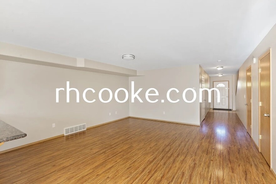 Building Photo - 312 S Blake Rd