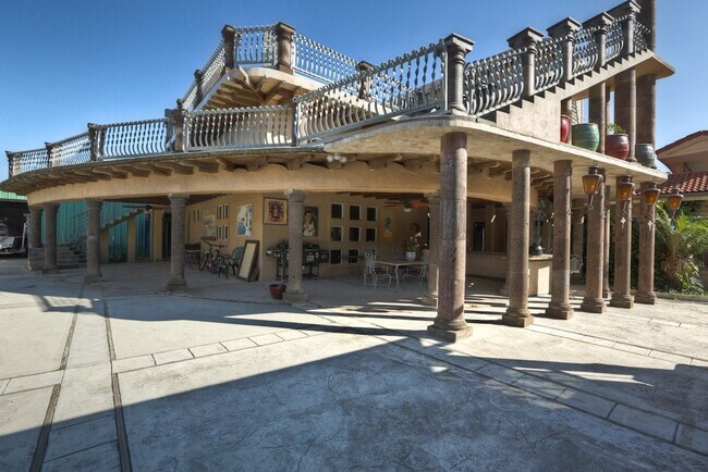 Building Photo - 614 Pine Gully Rd