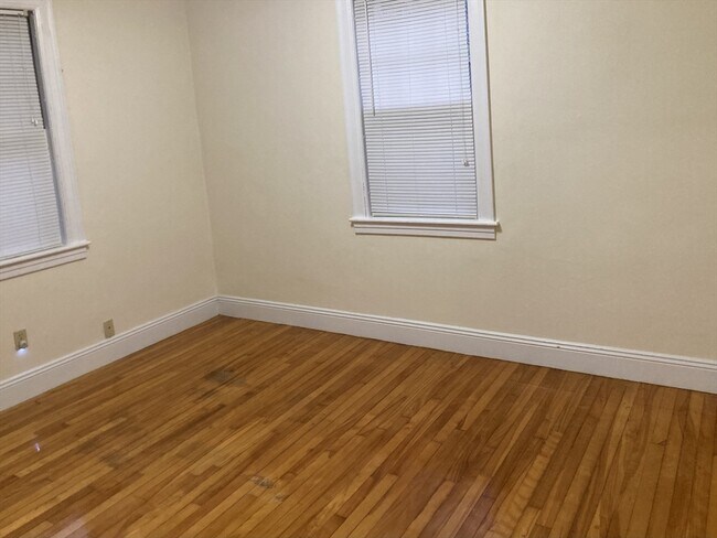 Building Photo - 109 Green Hill Pkwy