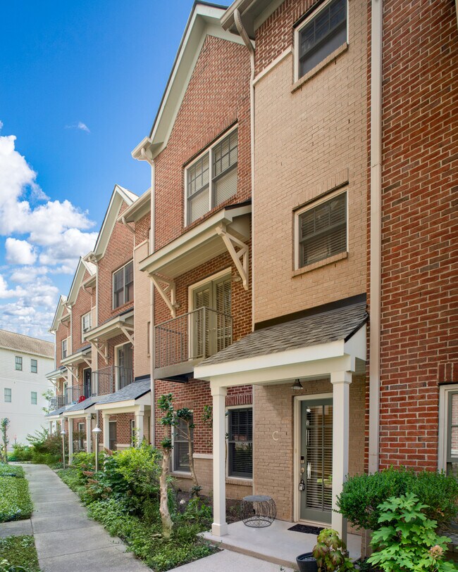 Primary Photo - 3186 Parthenon Ave