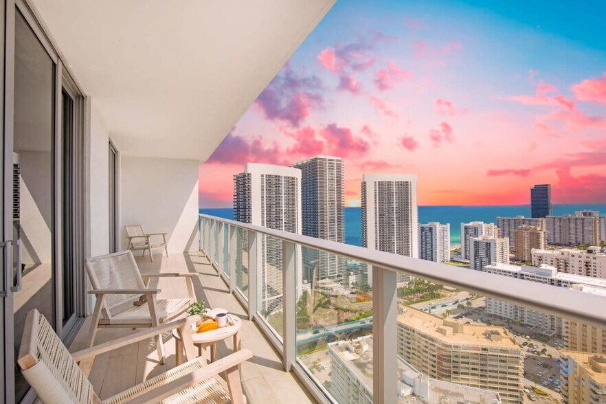 Building Photo - 4010 S Ocean Dr