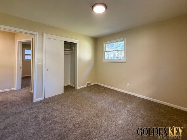 Building Photo - Spacious Newly Remodeled Ranch!