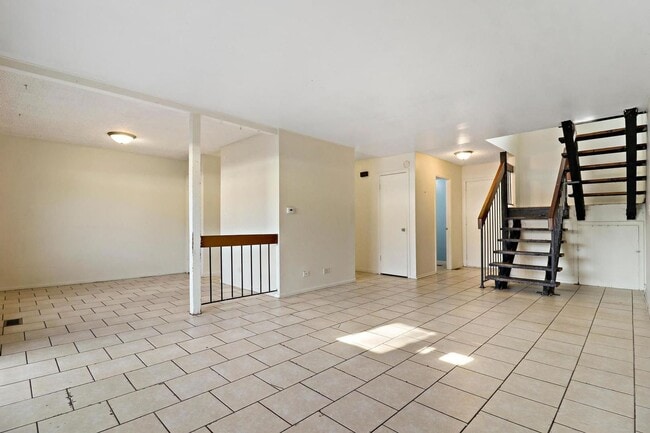 Building Photo - 5625 Ct Leona