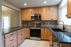 Building Photo - 565 Hunters Glen St
