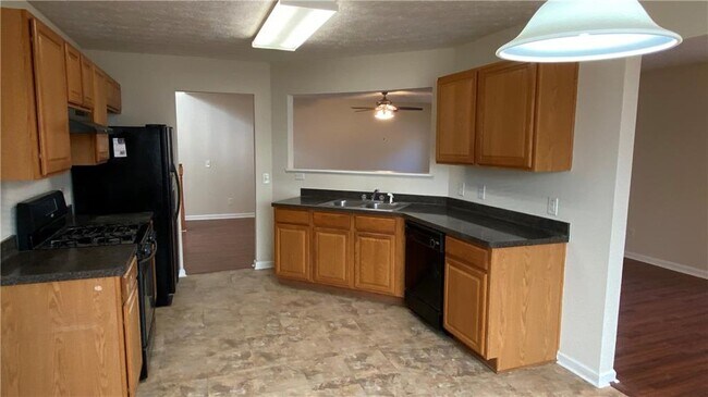 Building Photo - 986 Hawthorn Ln