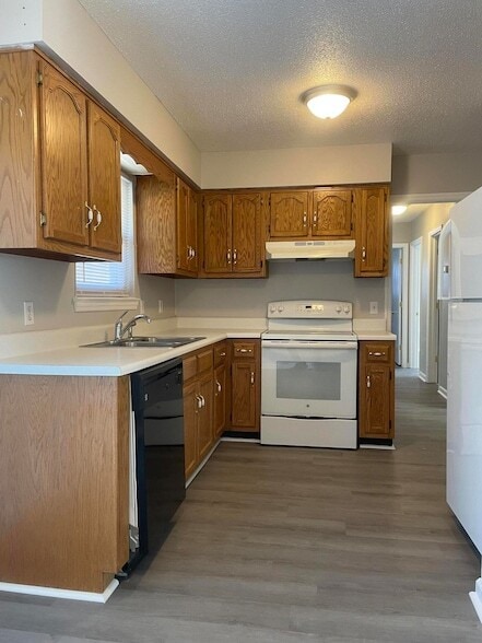 Building Photo - 4759 Tessie Ln