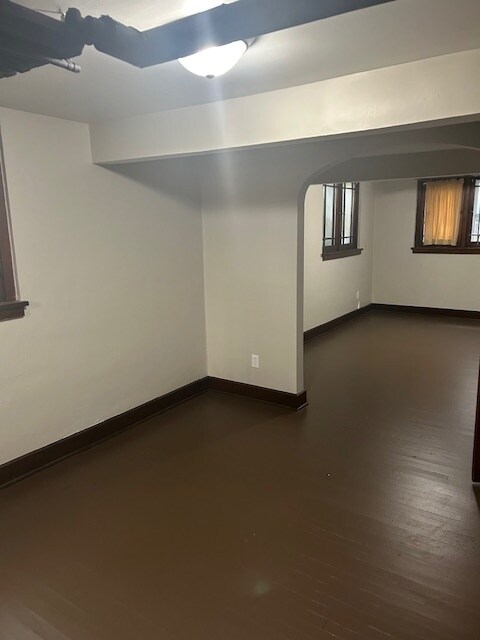 Building Photo - 598 Blaine Ave