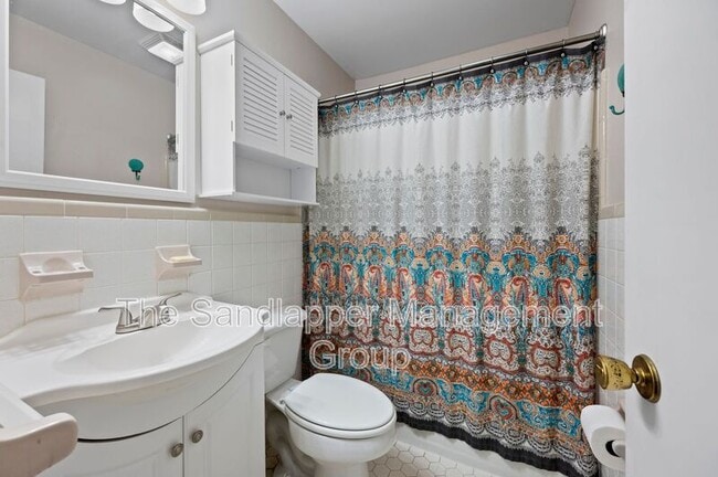 Building Photo - 628 Highwood Cir