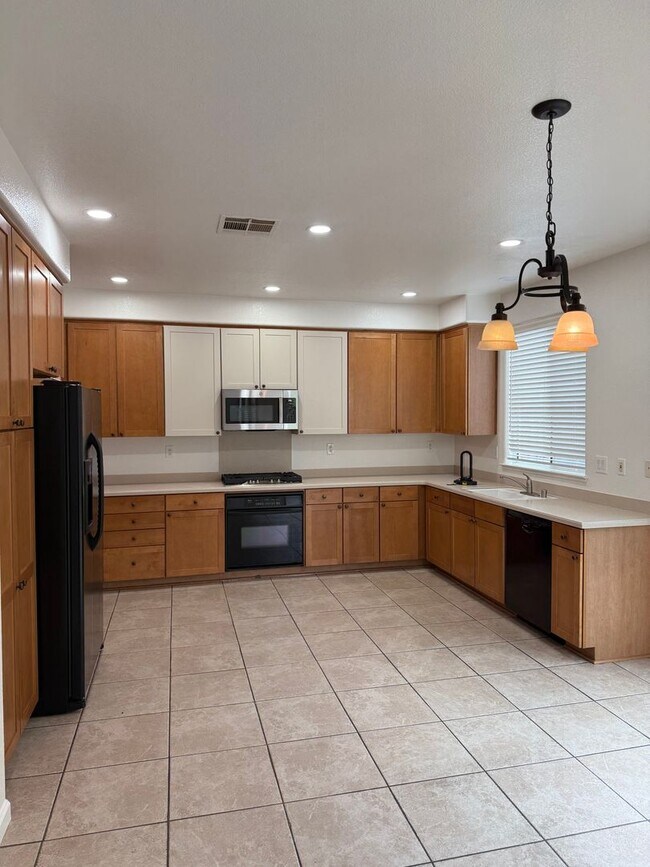Building Photo - 505 Flora Spring Ct