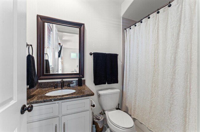 Building Photo - 1139 W 21st St