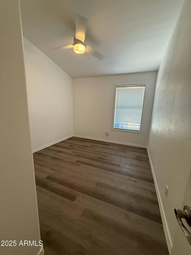 Building Photo - 1030 S Brentwood Ct