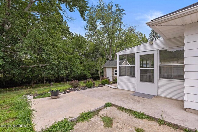 Building Photo - 2264 Hovsons Blvd
