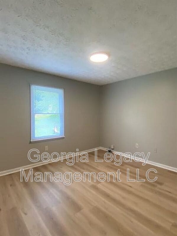 Building Photo - 102 Sayemore Dr