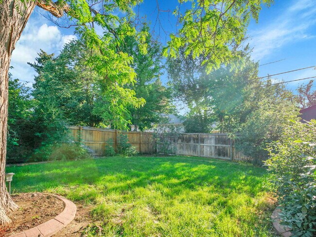 Building Photo - $2,295.00, 1 Bed, 1 Bath Home in Denver
