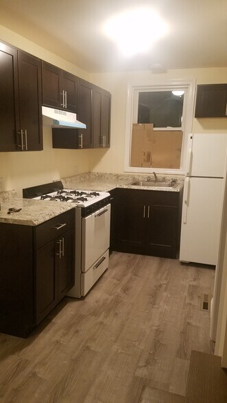 Kitchen - 100 Smith St