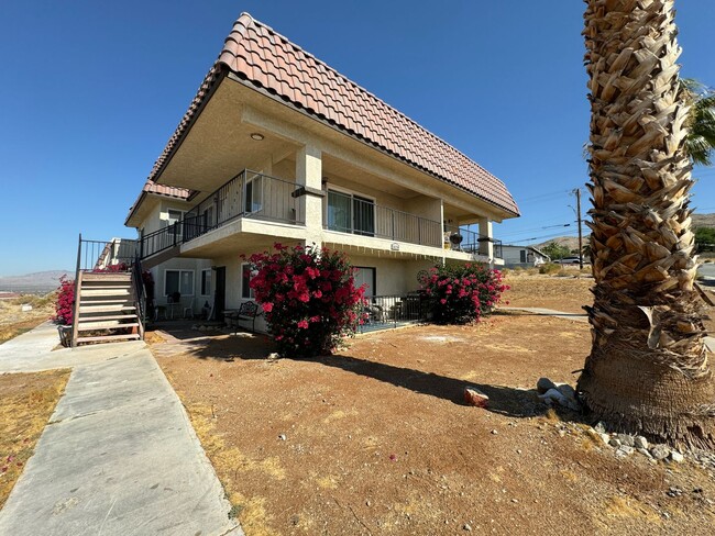 Building Photo - AVAILABLE NOW!! 2 Bedroom 2 Bath Apartment...
