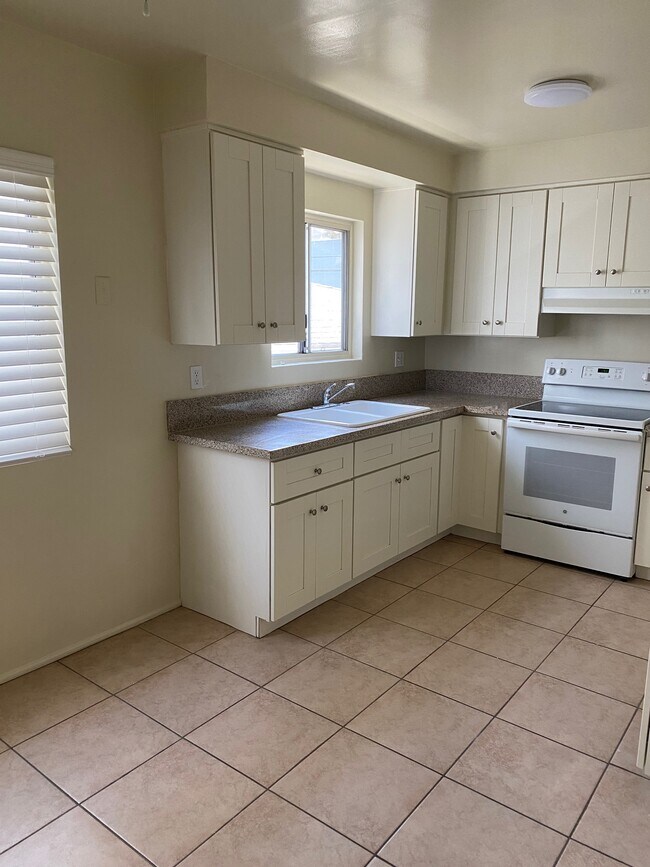 Kitchen - 4532 W 173rd St