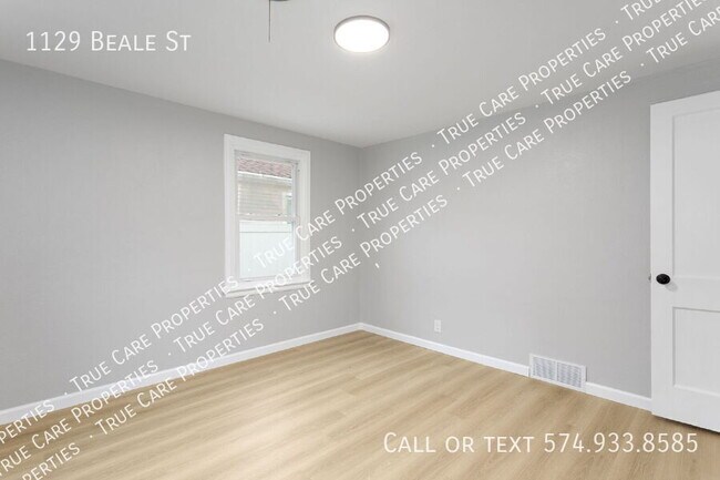 Building Photo - 1129 W Beale St