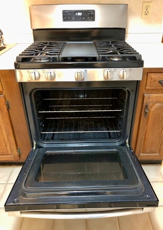 Building Photo - 98 Apache Way