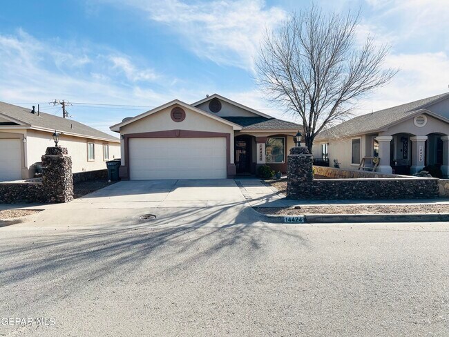 Building Photo - 14424 Jacinto Ramos Ave