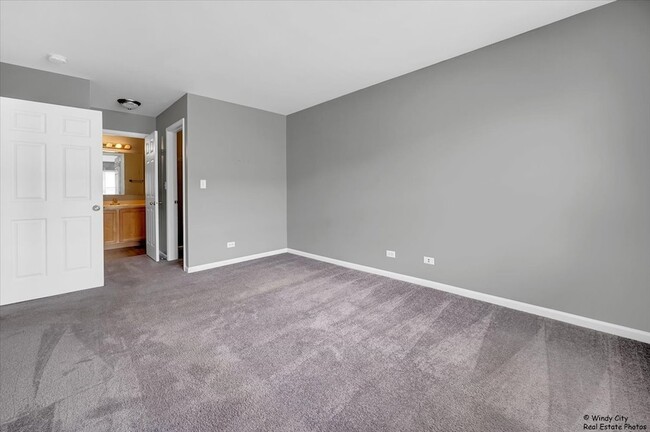 Building Photo - 2571 Hillsboro Blvd