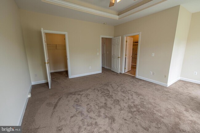Building Photo - 9243 Point Replete Dr