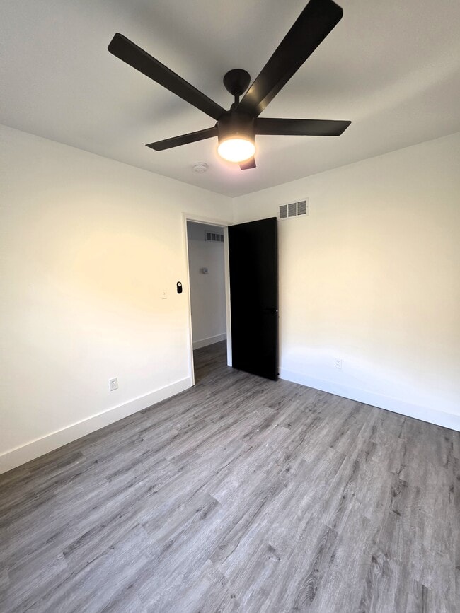 Building Photo - 12 New Sugar Creek Rd