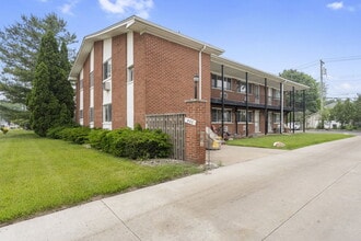 Building Photo - 426 Oak St