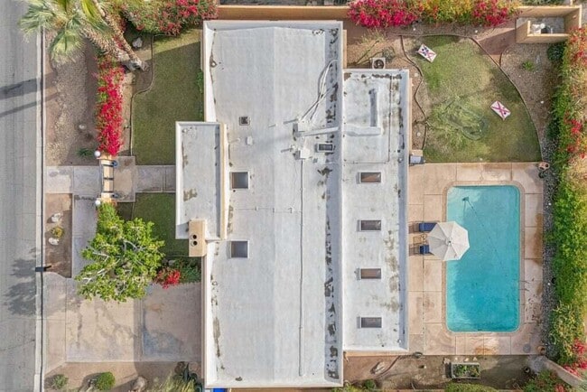 Building Photo - 74681 Peppertree Dr